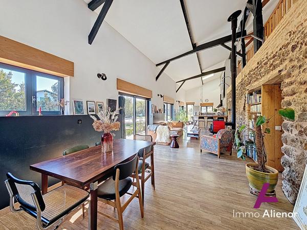 Grange rénovée avec charme - piscine - studio indépendant