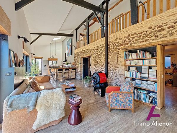 Grange rénovée avec charme - piscine - studio indépendant