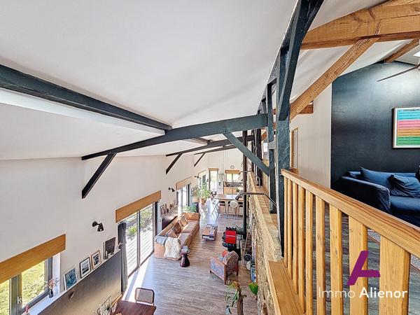 Grange rénovée avec charme - piscine - studio indépendant