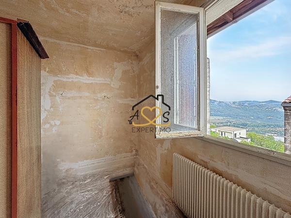 Corent (63730) MAISON DE BOURG À RÉNOVER-CORENT 63730