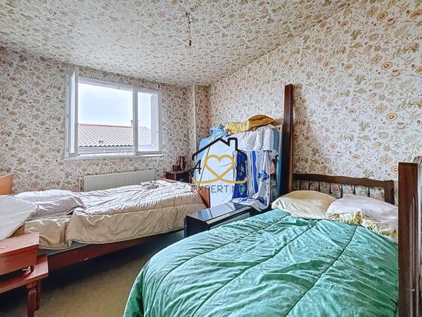 Corent (63730) MAISON DE BOURG À RÉNOVER-CORENT 63730