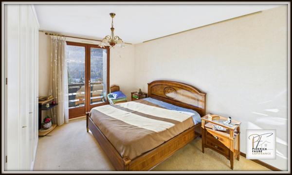 Briançon , Maison unique 183m², 5 ch + Terrain constructible 690m²