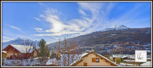 Briançon , Maison unique 183m², 5 ch + Terrain constructible 690m²