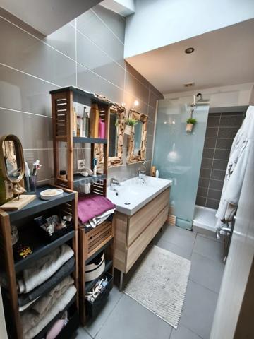 VAULX EN VELIN (69) à vendre Maison moderne 4 pièces