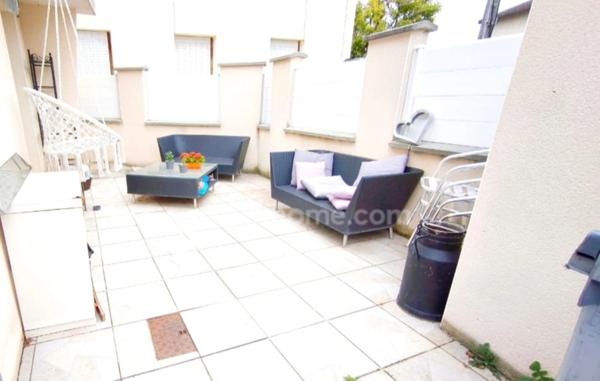 VAULX EN VELIN (69) à vendre Maison moderne 4 pièces