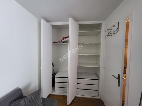 Appartement Puteaux 1 pièce  30 m2 avec balcon rue roque de Fillol entièrement meublé et équipé