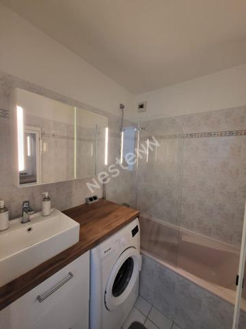 Appartement Puteaux 1 pièce  30 m2 avec balcon rue roque de Fillol entièrement meublé et équipé