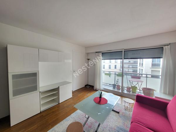 Appartement Puteaux 1 pièce  30 m2 avec balcon rue roque de Fillol entièrement meublé et équipé