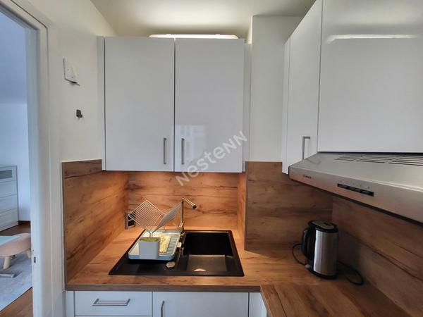 Appartement Puteaux 1 pièce  30 m2 avec balcon rue roque de Fillol entièrement meublé et équipé