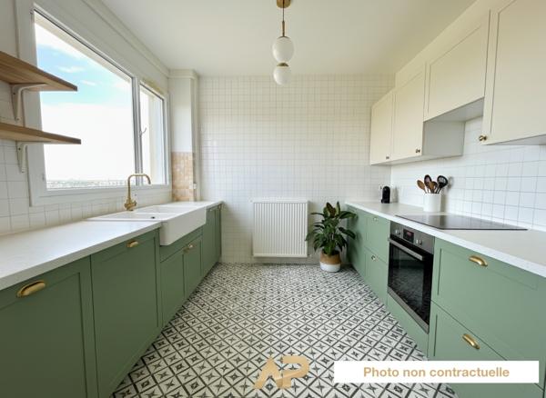 T4- vue exceptionnelle sur toute La Rochelle Quartier Bongraine €259 000 ** - Référence MR615ED3