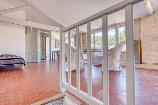 Appartement d’exception avec vue panoramique sur les toits de la Cité des Papes