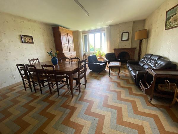 Ancien corps de ferme avec prairie prôche Longny Les Villages