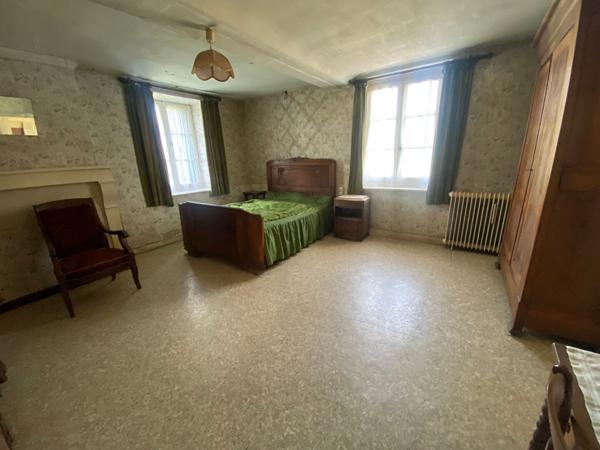 Ancien corps de ferme avec prairie prôche Longny Les Villages