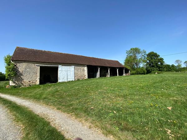 Ancien corps de ferme avec prairie prôche Longny Les Villages
