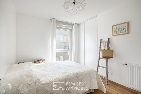 Appartement avec terrasse au dernier étage dans un immeuble contemporain