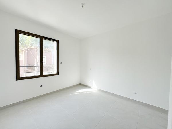Maison neuve 111 m2 sur parcelle de 1570 m2
