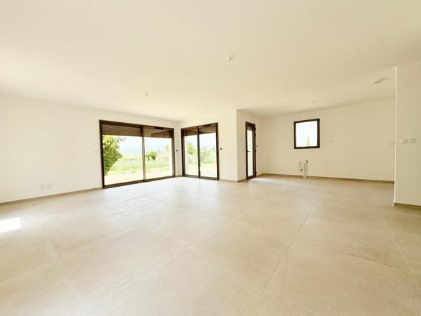 Maison neuve 111 m2 sur parcelle de 1570 m2