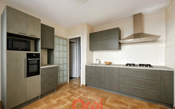 Appartement à vendre    5 pièces • 81 m2 Lyon 8