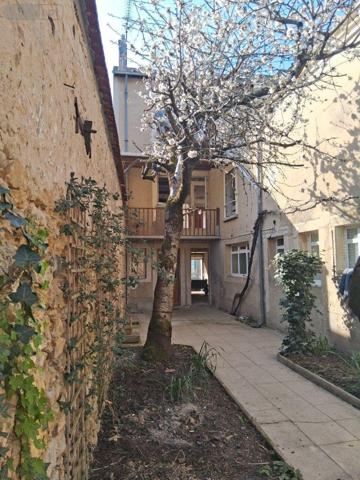 Maison de ville à vendre à La Flèche dans la Sarthe (72200), ref : 442   
la flehe