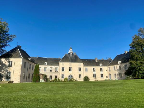 Château Renaissance et du XVIIIe, forte empreinte historique Napoléonienne, proche de Chaumont (52)