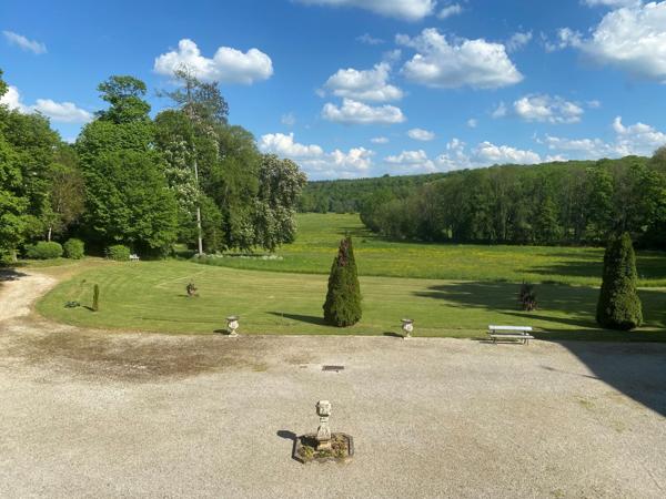 Château Renaissance et du XVIIIe, forte empreinte historique Napoléonienne, proche de Chaumont (52)