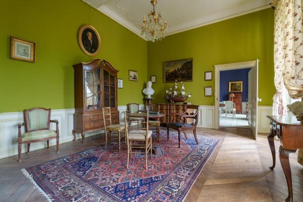 Château Renaissance et du XVIIIe, forte empreinte historique Napoléonienne, proche de Chaumont (52)