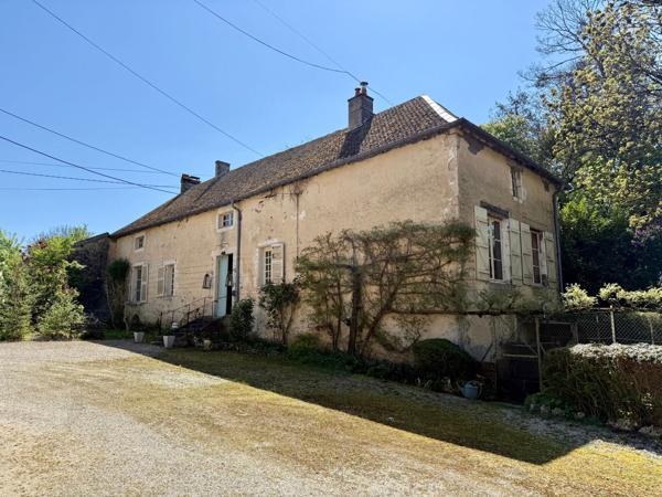 Château Renaissance et du XVIIIe, forte empreinte historique Napoléonienne, proche de Chaumont (52)