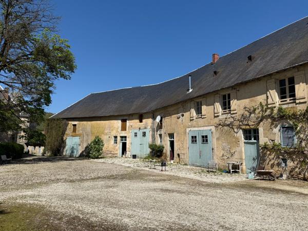 Château Renaissance et du XVIIIe, forte empreinte historique Napoléonienne, proche de Chaumont (52)