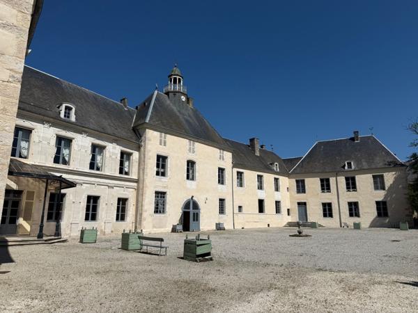 Château Renaissance et du XVIIIe, forte empreinte historique Napoléonienne, proche de Chaumont (52)