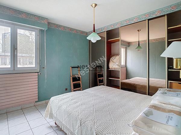A VENDRE- 3 CHAMBRES POSSIBLES pour cet appartement Grenoble 4 pièce(s) 82.55 m2 Lumineux en étage Idéal famille et proche des transport.