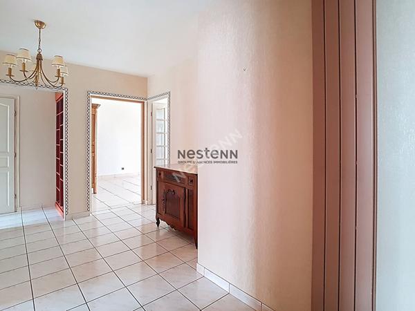 A VENDRE- 3 CHAMBRES POSSIBLES pour cet appartement Grenoble 4 pièce(s) 82.55 m2 Lumineux en étage Idéal famille et proche des transport.