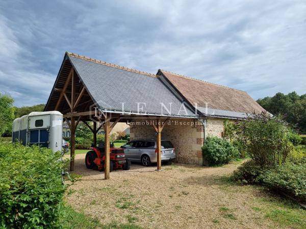 PROPRIÉTÉ D’ÉPOQUE RESTAURÉE DANS UNE CLAIRIÈRE AVEC 21 HECTARES DE TERRAIN