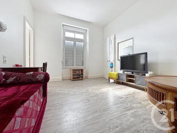 Appartement F2 à vendre  2 pièces - 45 m 2   VITTEL  - 88