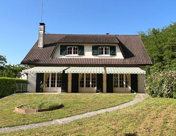 Maison à Noyon 6 pièce(s) 141 m2 sur sous-sol et jardin
