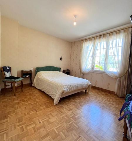 Maison à Noyon 6 pièce(s) 141 m2 sur sous-sol et jardin