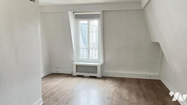 RUE BAYARD PARIS 8EME 3 PIECES 65 m²