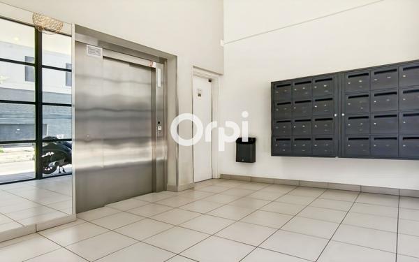 Appartement à vendre    2 pièces • 43,32 m2 Marseille 10