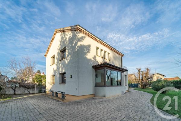 Maison à vendre  6 pièces - 262 m2 BRON - 69