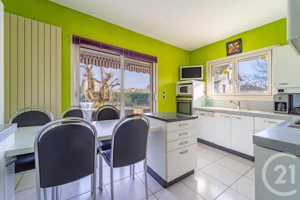 Maison à vendre  6 pièces - 262 m2 BRON - 69