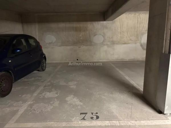 Location                                                      Parking
                        
                                                            à Montlhéry