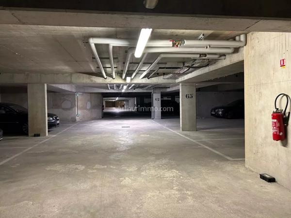 Location                                                      Parking
                        
                                                            à Montlhéry