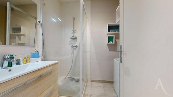 Grand Appartement T2 de 38 m² à Grenoble.