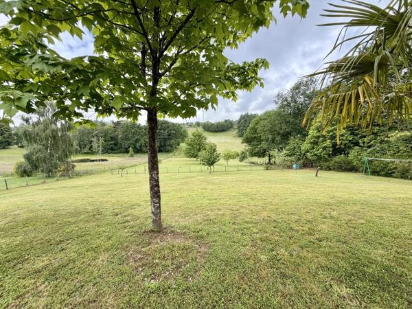 Vente                                                      Maison
                        
                     5 pièces                      120 m2                     à Allassac