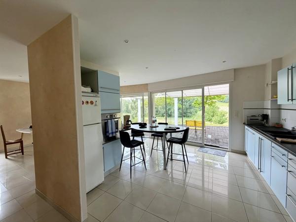 Vente                                                      Maison
                        
                     5 pièces                      120 m2                     à Allassac