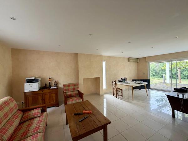 Vente                                                      Maison
                        
                     5 pièces                      120 m2                     à Allassac