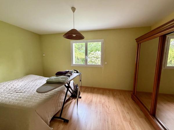 Vente                                                      Maison
                        
                     5 pièces                      120 m2                     à Allassac