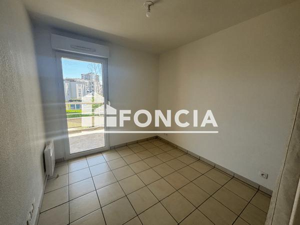Location Appartement 2 pièces 36.3 m² - 5 RUE BERNARD DE CLAIRVAUX Pau 64000