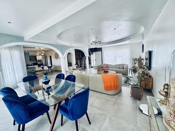 Maison de charme 180 m²  Prestations de qualité  Cholet