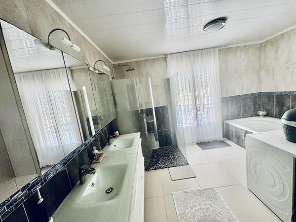 Maison de charme 180 m²  Prestations de qualité  Cholet