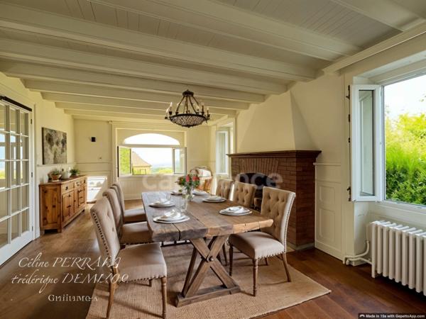 Demeure à vendre COLLONGES SOUS SALEVE (74), piscine, court de tennis, vue lac, jet d'eau, Salève et Jura